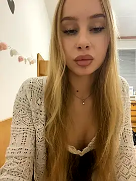 Snapshot of RemyStyles chatting on November 2025 07:58:01 PM RemyStyles online show from November 2025 07:58:01 PM