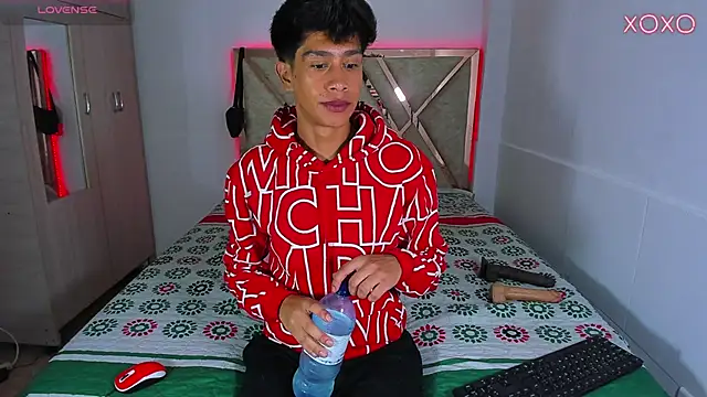 Jacovo2002 online show from October 2025 05:26:02 AM