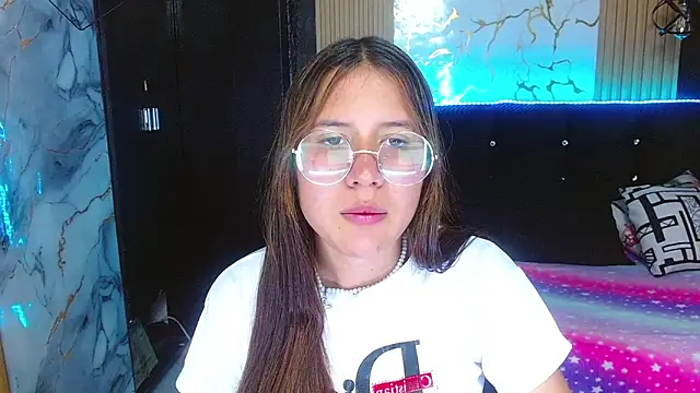 Snapshot of tinibunny chatting on October 2025 08:31:01 PM tinibunny online show from October 2025 08:31:01 PM