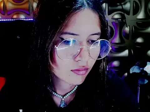 Snapshot of tinibunny chatting on November 2025 07:59:01 PM tinibunny online show from November 2025 07:59:01 PM