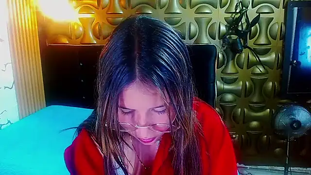 Snapshot of tinibunny chatting on November 2025 07:57:01 PM tinibunny online show from November 2025 07:57:01 PM