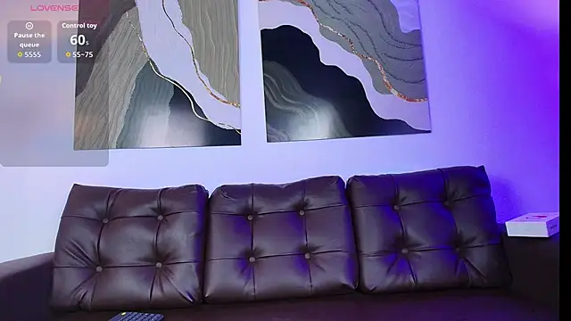 Snapshot of Nia_Blum chatting on October 2025 03:17:02 AM Nia Blum online show from October 2025 03:17:02 AM