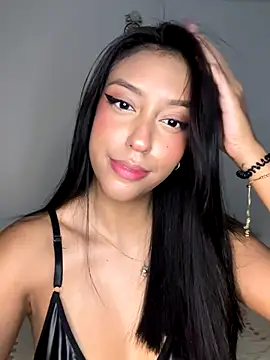 Snapshot of Victoria_Lerose chatting on October 2025 12:22:02 AM Victoria Lerose online show from October 2025 12:22:02 AM