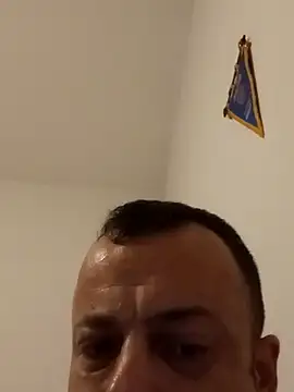 Snapshot of jjLARAY chatting on October 2025 12:32:01 AM jjLARAY online show from October 2025 12:32:01 AM