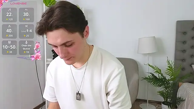 Snapshot of GGimperator_ chatting on October 2025 09:21:02 AM GGimperator online show from October 2025 09:21:02 AM