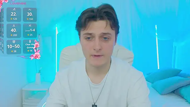 Snapshot of GGimperator_ chatting on October 2025 10:38:02 AM GGimperator online show from October 2025 10:38:02 AM