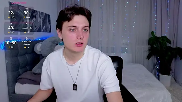 Snapshot of GGimperator_ chatting on October 2025 09:20:01 AM GGimperator online show from October 2025 09:20:01 AM