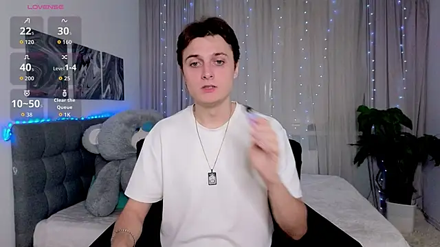 Snapshot of GGimperator_ chatting on October 2025 09:30:01 AM GGimperator online show from October 2025 09:30:01 AM