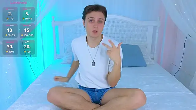 Snapshot of GGimperator_ chatting on October 2025 10:30:01 AM GGimperator online show from October 2025 10:30:01 AM