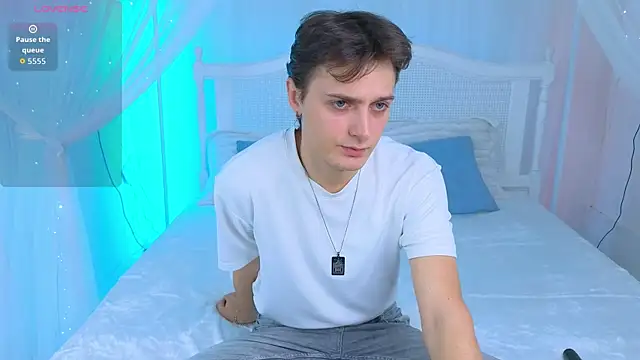 Snapshot of GGimperator_ chatting on October 2025 10:16:02 AM GGimperator online show from October 2025 10:16:02 AM