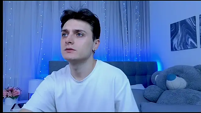 Snapshot of GGimperator_ chatting on November 2025 05:48:01 PM GGimperator online show from November 2025 05:48:01 PM