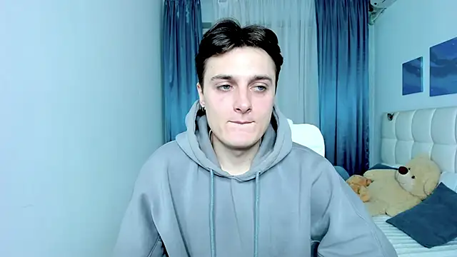 Snapshot of GGimperator_ chatting on December 2025 11:04:01 AM GGimperator online show from December 2025 11:04:01 AM