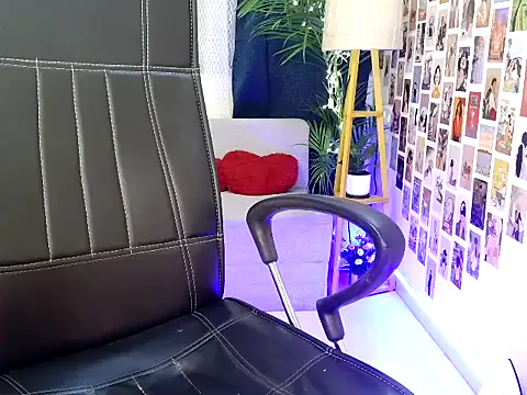 Snapshot of your_Tanu_02 chatting on October 2025 06:14:02 PM your Tanu 02 online show from October 2025 06:14:02 PM