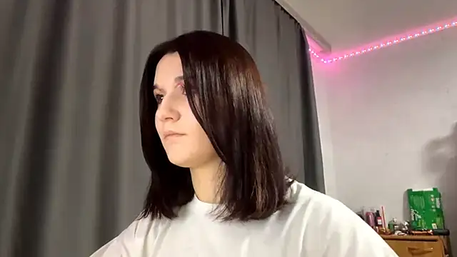 ElsieZuno online show from October 2025 03:43:01 PM