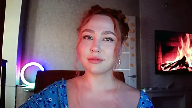 Snapshot of LolaMint_ chatting on November 2025 11:32:01 AM LolaMint online show from November 2025 11:32:01 AM