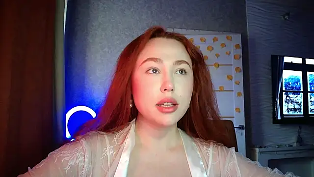 Snapshot of LolaMint_ chatting on November 2025 11:32:02 AM LolaMint online show from November 2025 11:32:02 AM