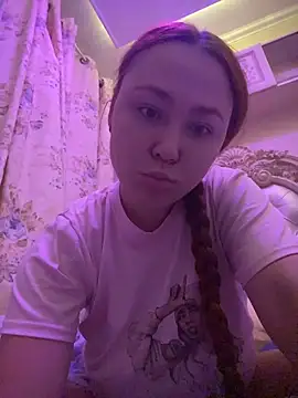 Snapshot of LolaMint_ chatting on December 2025 08:03:02 PM LolaMint online show from December 2025 08:03:02 PM