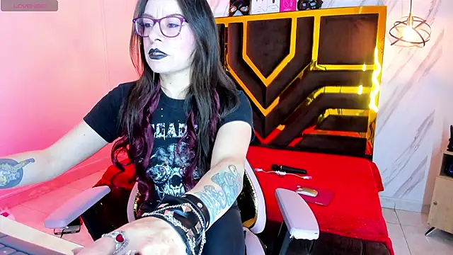 Snapshot of Evangelinejoness_ chatting on October 2025 11:44:01 AM Evangelinejoness online show from October 2025 11:44:01 AM