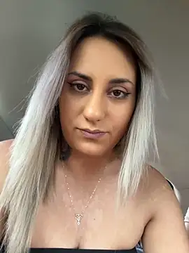 Snapshot of SinfulLovers33 chatting on November 2025 10:43:02 AM SinfulLovers33 online show from November 2025 10:43:02 AM