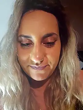 Snapshot of SinfulLovers33 chatting on November 2025 05:37:01 PM SinfulLovers33 online show from November 2025 05:37:01 PM