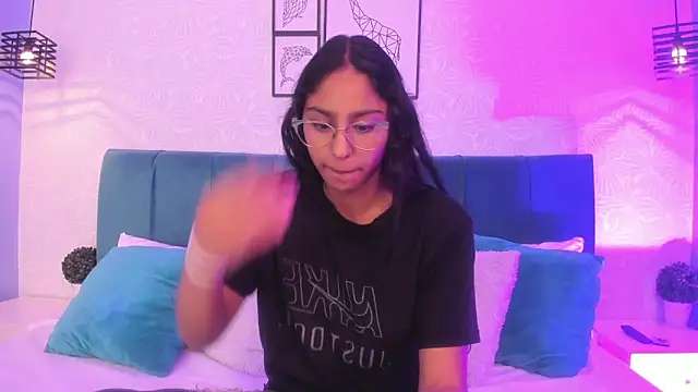 paulacastilla online show from November 2025 01:33:02 PM