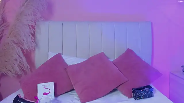 paulacastilla online show from November 2025 04:12:01 AM