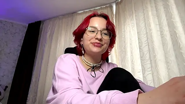 Snapshot of TheaBertch chatting on October 2025 01:20:02 PM TheaBertch online show from October 2025 01:20:02 PM
