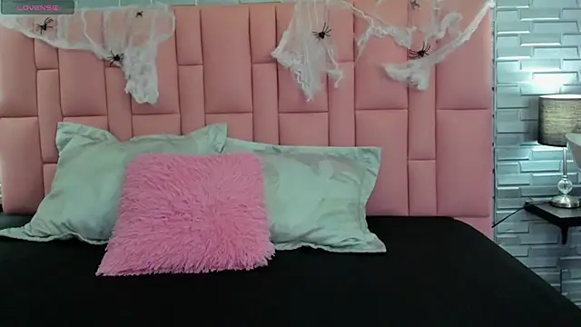 Valery Monn online show from October 2025 11:55:02 AM