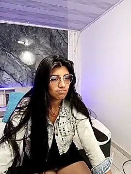 Snapshot of Briseida-White chatting on October 2025 01:33:02 PM Briseida-White online show from October 2025 01:33:02 PM