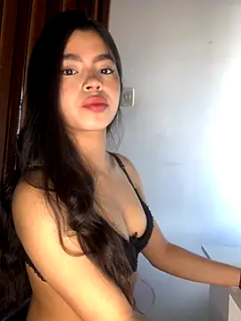 Snapshot of LunaMoore_Pink chatting on October 2025 01:23:01 PM LunaMoore Pink online show from October 2025 01:23:01 PM