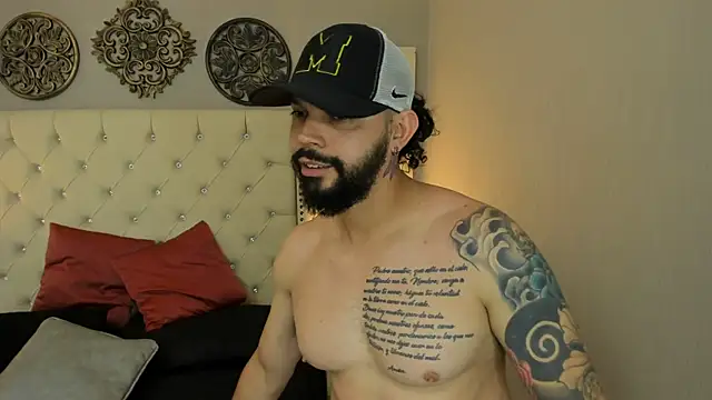 AlukardBig online show from October 2025 08:10:01 PM