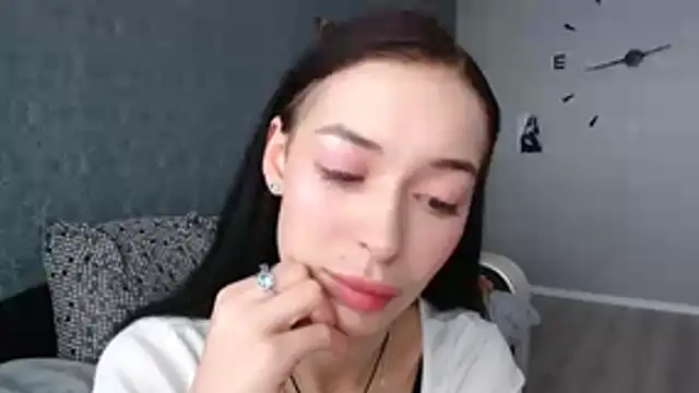 Snapshot of Daphne_Darkthorn chatting on November 2025 10:17:01 AM Daphne Darkthorn online show from November 2025 10:17:01 AM