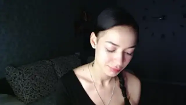 Snapshot of Daphne_Darkthorn chatting on November 2025 04:14:02 AM Daphne Darkthorn online show from November 2025 04:14:02 AM