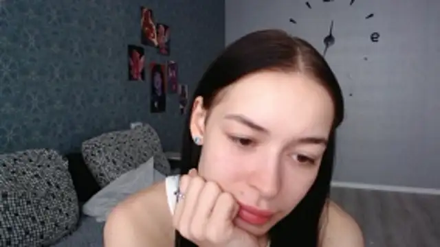 Snapshot of Daphne_Darkthorn chatting on November 2025 12:27:02 PM Daphne Darkthorn online show from November 2025 12:27:02 PM