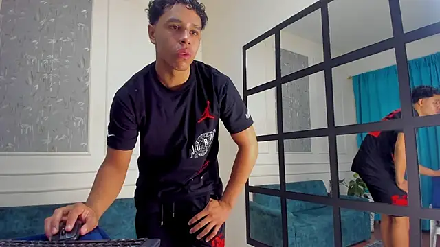 Snapshot of Adrian_Volt chatting on October 2025 08:11:02 PM Adrian Volt online show from October 2025 08:11:02 PM