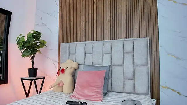 Sassha ferrer online show from November 2025 07:38:01 PM