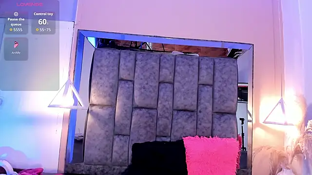 Snapshot of SofiRuiz_ chatting on November 2025 03:17:01 AM SofiRuiz online show from November 2025 03:17:01 AM