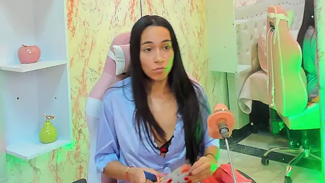 GabbiePrice online show from October 2025 03:25:02 PM