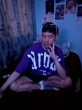Snapshot of heyy_noah11 chatting on October 2025 04:33:01 AM heyy noah11 online show from October 2025 04:33:01 AM