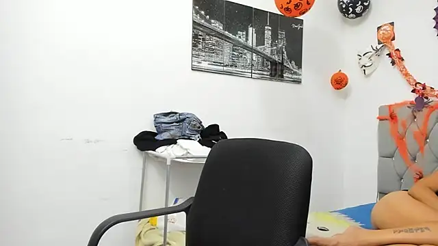 Sofi And Santy online show from November 2025 01:50:02 AM