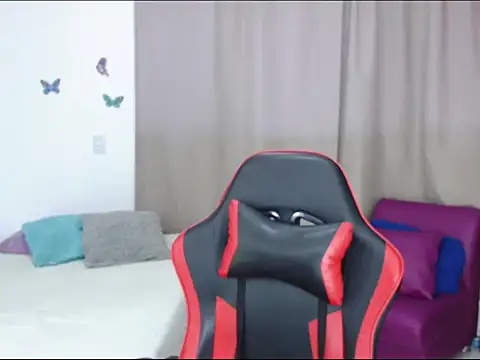 Snapshot of skarlett222 chatting on October 2025 10:43:02 PM skarlett222 online show from October 2025 10:43:02 PM