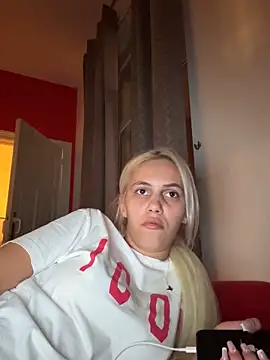 Snapshot of Andreea-Tina01A chatting on October 2025 06:41:02 PM Andreea-Tina01A online show from October 2025 06:41:02 PM