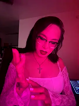 Snapshot of MiniMonroe chatting on October 2025 07:33:01 AM MiniMonroe online show from October 2025 07:33:01 AM