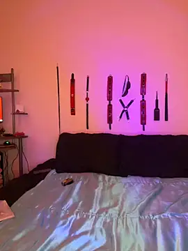 Snapshot of MiniMonroe chatting on December 2025 10:46:02 AM MiniMonroe online show from December 2025 10:46:02 AM