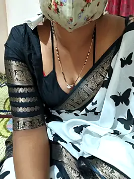 Snapshot of Best_Kannada_Couple chatting on October 2025 06:04:01 PM Best Kannada Couple online show from October 2025 06:04:01 PM