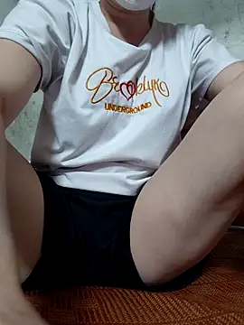 HanhhLa online show from November 2025 03:29:02 AM