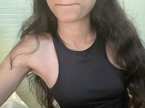 Snapshot of youngriri2 chatting on November 2025 08:57:01 AM youngriri2 online show from November 2025 08:57:01 AM