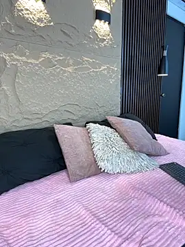 Snapshot of GenesisBlaze chatting on November 2025 06:19:01 PM GenesisBlaze online show from November 2025 06:19:01 PM