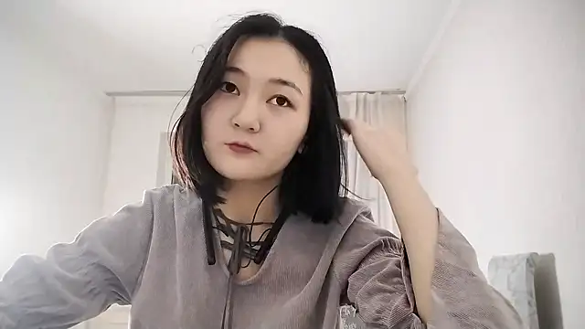 Lyndasilk online show from October 2025 02:07:02 PM