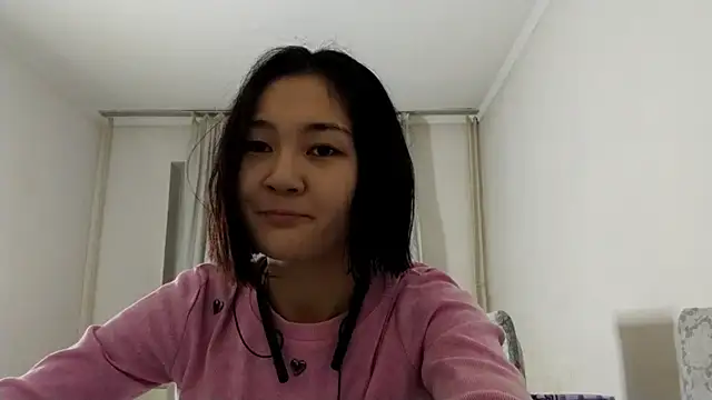 Lyndasilk online show from November 2025 03:34:01 PM